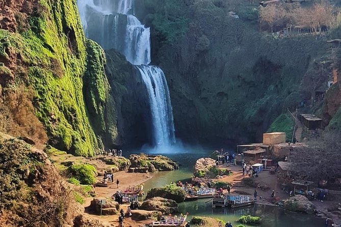 Marrakech: Ouzoud Waterfalls Guided Day Trip with Boat Ride - The walk down to the river