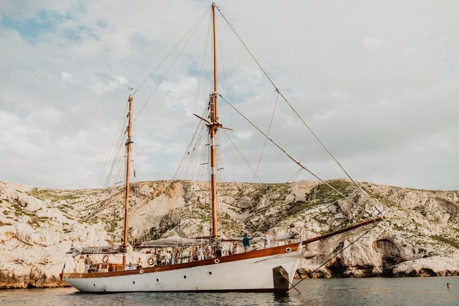 Marseille: Calanques Sailing Day Trip with Lunch and Wine - The crew and the feel of the day