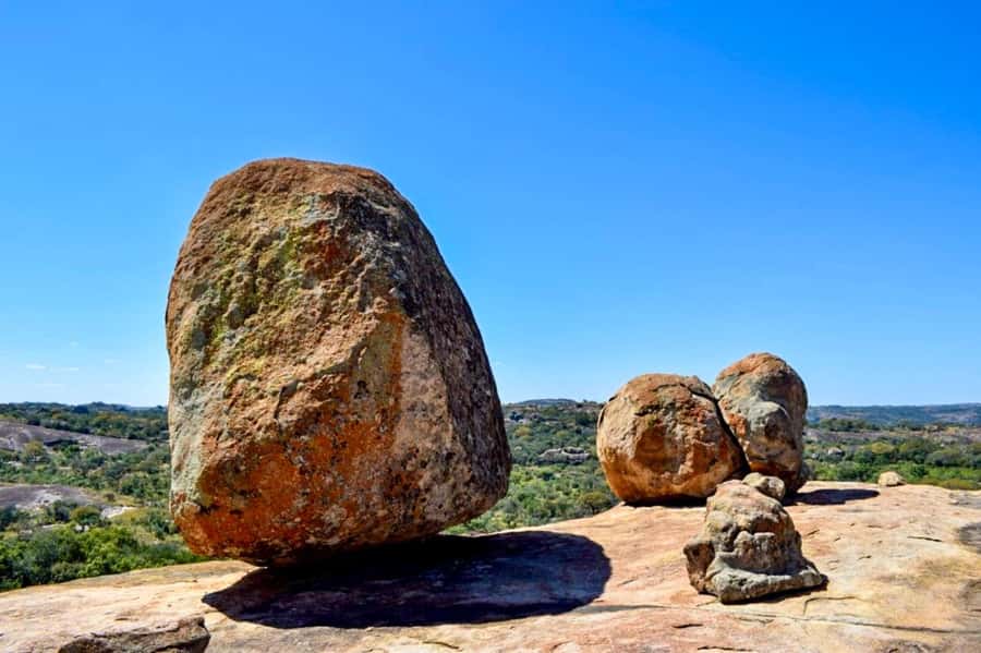 Matobo Hills Day Trip with Rhino Tracking - Arts, crafts, and the return to Bulawayo