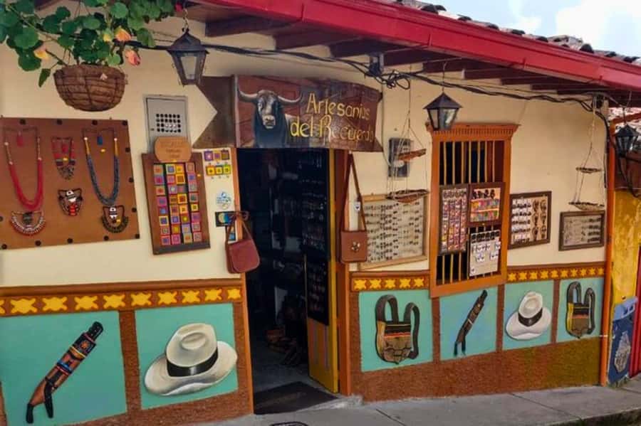 Medellin: Guatape and El Penol Rock Day Trip with Boat Ride - The Peñol replica and Rock Temple