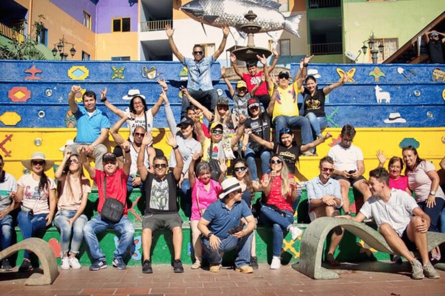 Medellin: Guatape and El Penol Rock Day Trip with Boat Ride - Lunch, Guatapé, and the zócalos