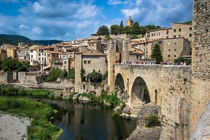 Medieval Three Villages Small Group Day Trip from Barcelona - Castellfollit de la Roca: a quick but memorable sight
