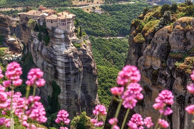 Meteora Monasteries Private Full Day Trip From Athens - Thermopylae and the statue of Leonidas