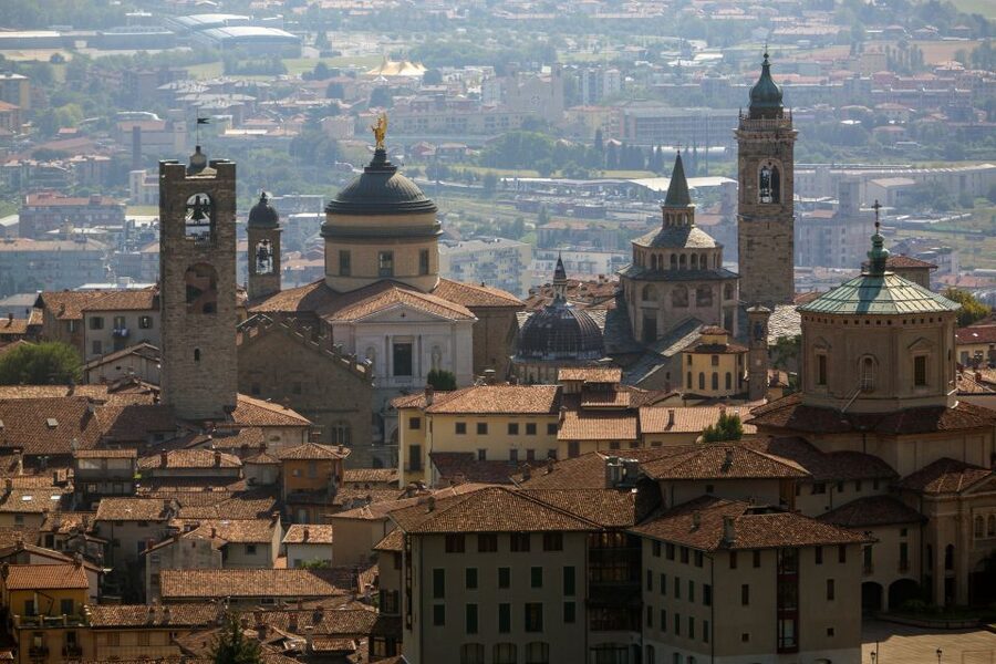 Milan: Franciacorta Winery and Bergamo Day Trip with Lunch - How the day feels in practice