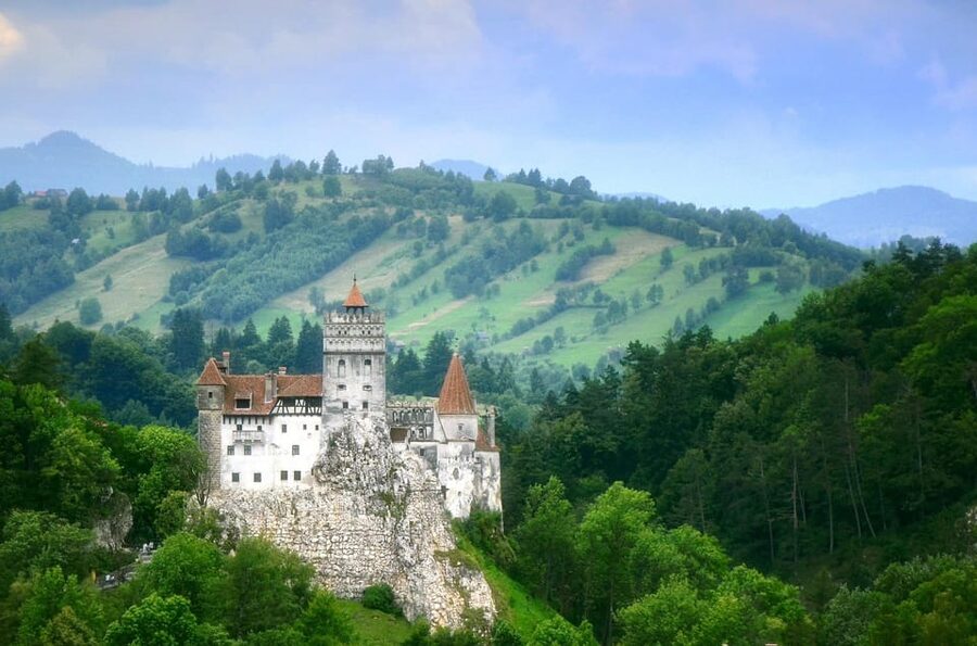 Minivan 8: Peles & Dracula's Castle and Brasov Full-Day Trip - Lunch, timing, and the return to Bucharest