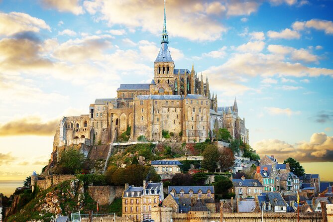 Mont Saint Michel Day Trip from Paris with English Speaking Guide - The early Paris meeting point and the long coach ride