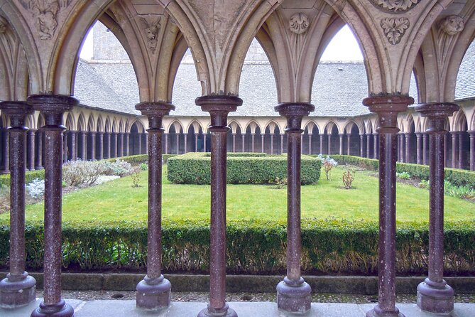 Mont Saint Michel Day Trip from Paris with English Speaking Guide - Four hours to explore the island village