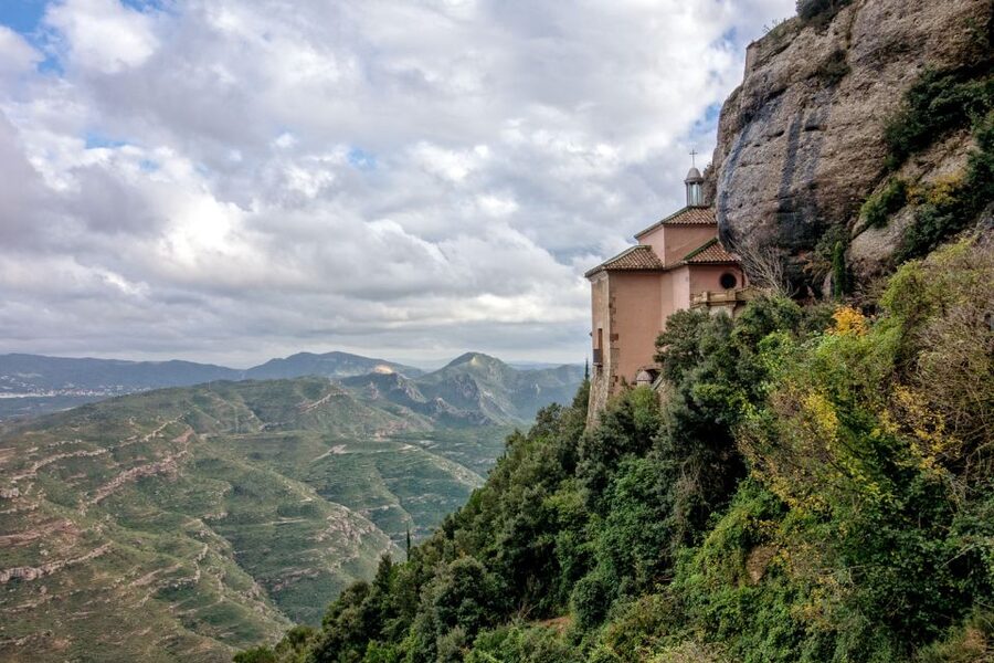 Montserrat & Cava Wineries Day Trip from Barcelona w/ Pickup - Who will enjoy this experience most