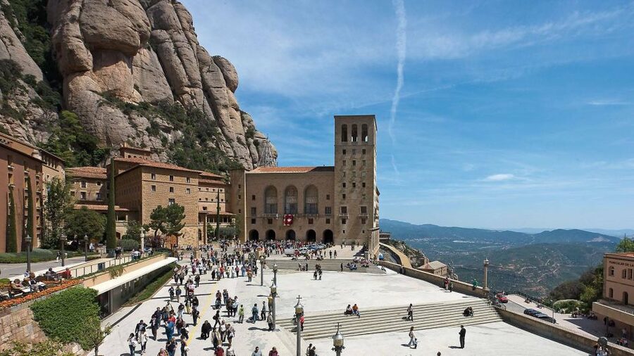 Montserrat: Morning or Afternoon Half-Day Trip with Pickup - My call: book it for a focused first visit