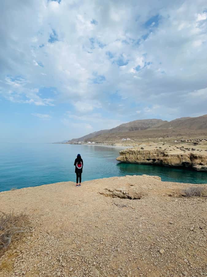 Muscat: Wadi Shab, Romantic Cave and Sinkhole Full-day Trip - What to pack for the rocks and water