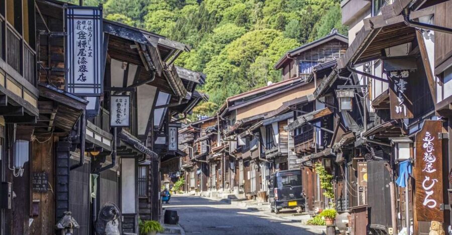 Nagano/Matsumoto: Matsumoto Castle and Narai-juku Day Trip - Nawate-doori, Matsumoto’s Frog Street