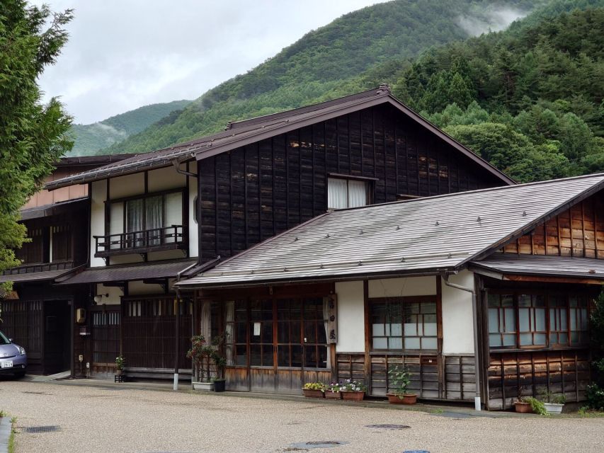 Nagano/Matsumoto: Matsumoto Castle and Narai-juku Day Trip - What the guides add