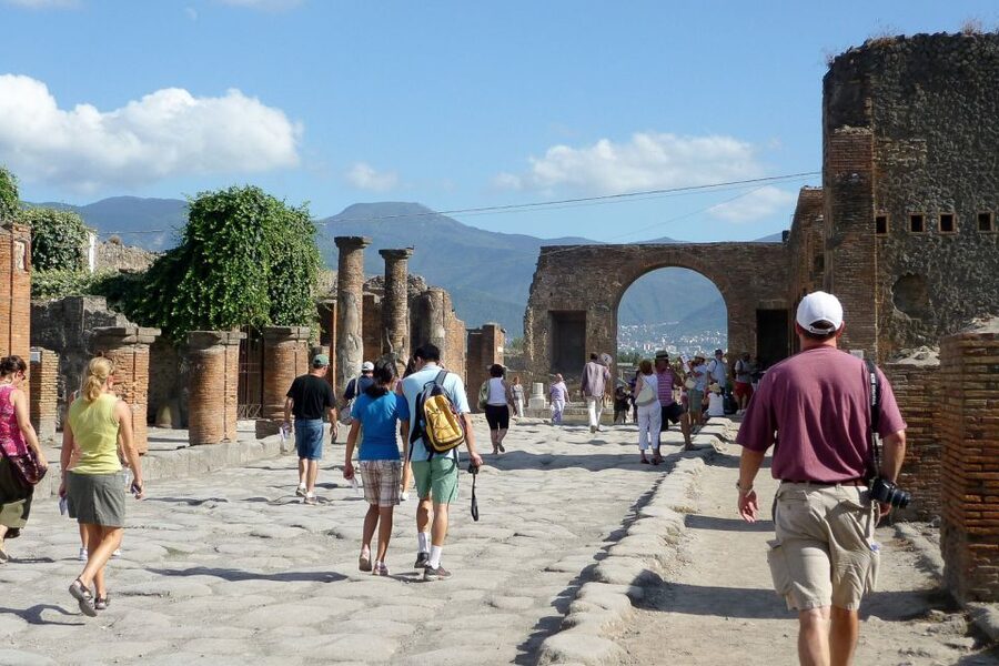Naples: Day Trip to Pompeii and Capri - Timing, heat, crowds, and the real pace