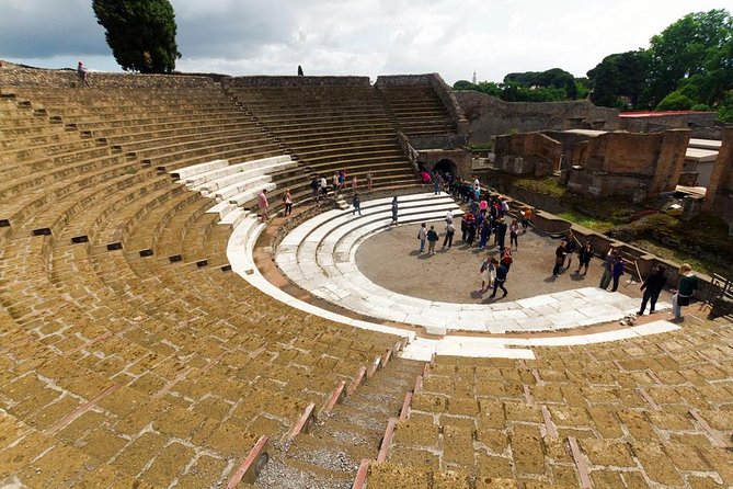 Naples: Pompeii & Mt Vesuvius All-Inclusive Small Group w/ Lunch - A generous lunch between the two major stops