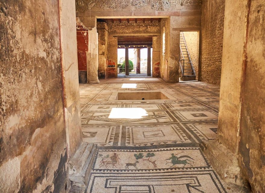 Naples: Pompeii & Mt. Vesuvius Day Trip with Tickets & Lunch - Choosing the classic crater route