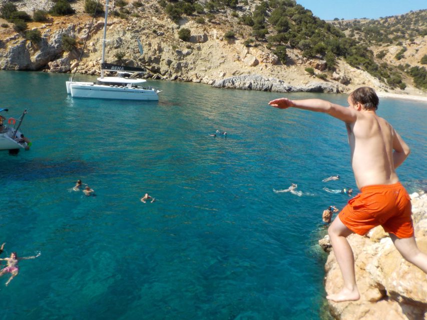 Naxos: Luxury Catamaran Day Trip with Lunch and Drinks - Who will get the most from this cruise