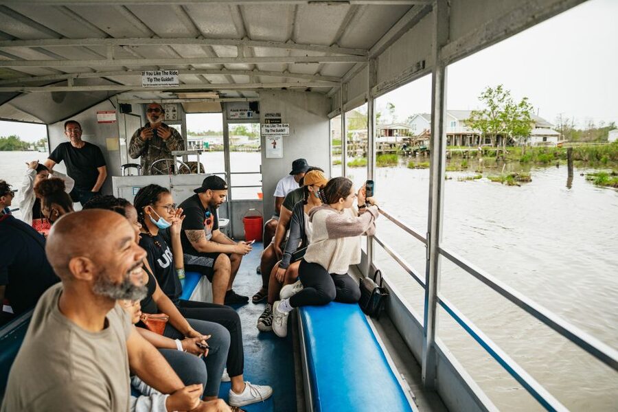 New Orleans: Oak Alley Plantation and Swamp Cruise Day Trip - Should you book it?