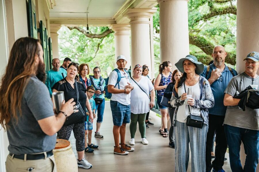 New Orleans: Oak Alley Plantation and Swamp Cruise Day Trip - The swamp boat through Louisiana wetlands