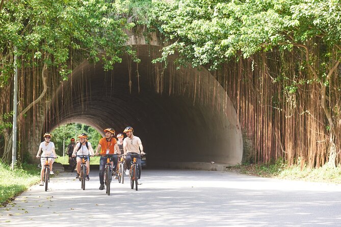 Ninh Binh Day Trip: Bai Dinh-Trang An-Mua Cave, Buffet, Boat, Bus - Guide Quality and Group Size