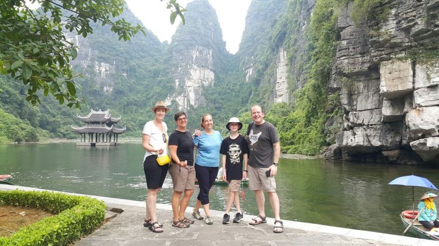 Ninh Binh: Hoa Lu, Trang An and Mua Caves Hiking Day Trip - Hoa Lu and the first Vietnamese government