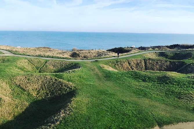 Normandy D-Day Landing Beaches Small-Group Day Trip from Paris - How the guide affects your experience
