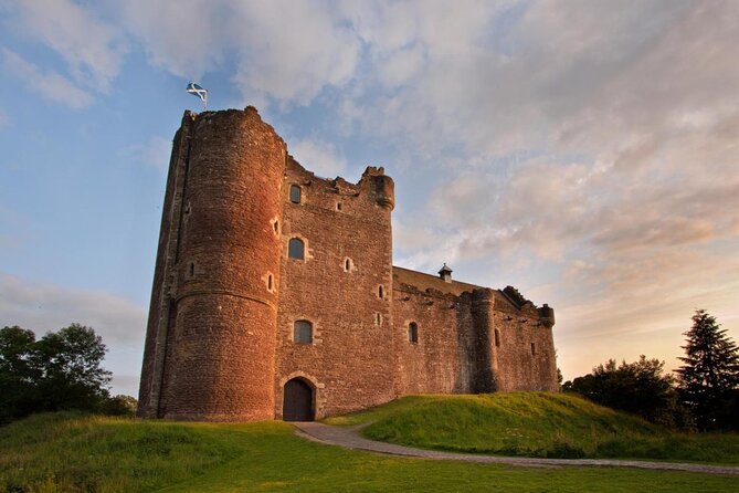 Outlander Film Locations Day Trip from Edinburgh - Midhope Castle: Jamie’s Lallybroch