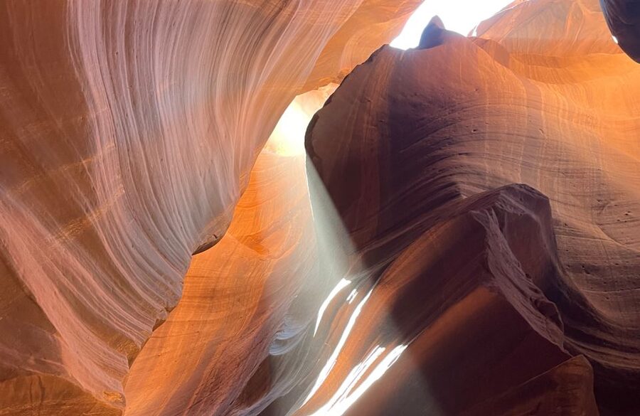 Page: Upper & Lower Antelope Canyon Combo Day Trip - What the Navajo guide adds