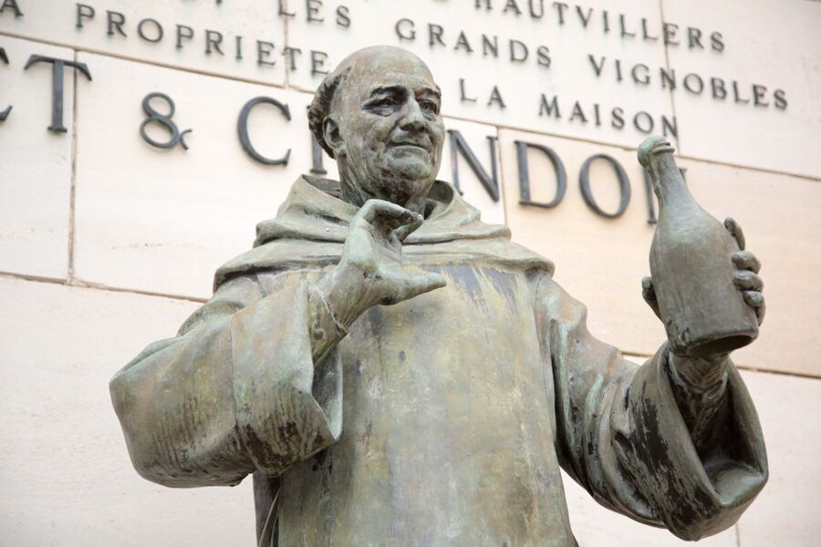 Paris: Private Day Trip to Champagne with 8 Tastings & Lunch - A famous Champagne estate for your first tasting