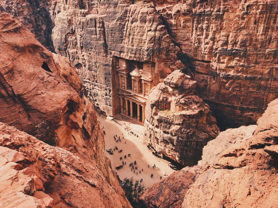 Petra & Wadi Rum: Full Day Private Tour with Hotel Pickup - Why combine Petra and Wadi Rum in one day?