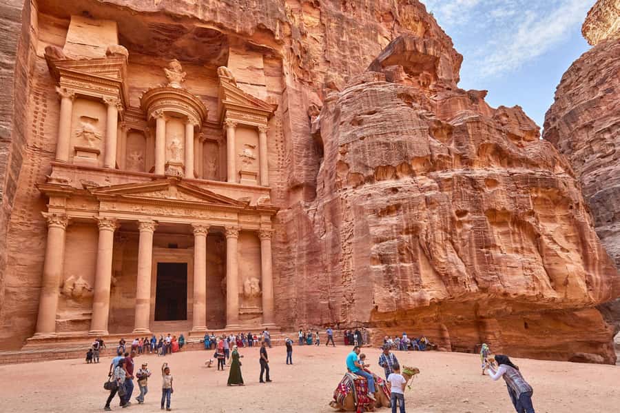 Petra & Wadi Rum: Full Day Private Tour with Hotel Pickup - The drivers are a major part of the experience