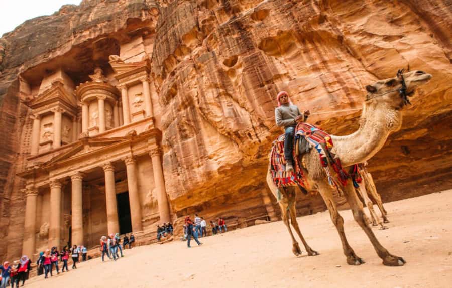 Petra & Wadi Rum: Full Day Private Tour with Hotel Pickup - The early drive south from Amman