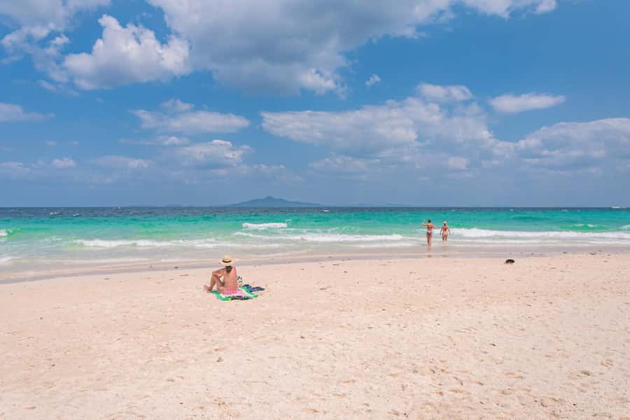 Phuket: Day Trip To Phi Phi, Maya and James Bond Islands - Pileh Lagoon swimming and cliff jumping