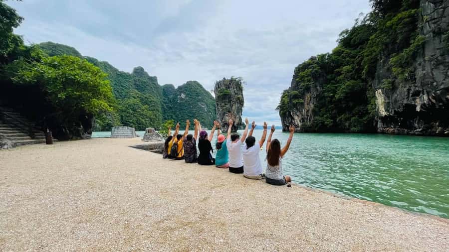 Phuket: Day Trip To Phi Phi, Maya and James Bond Islands - Early pickup and the ride to the pier