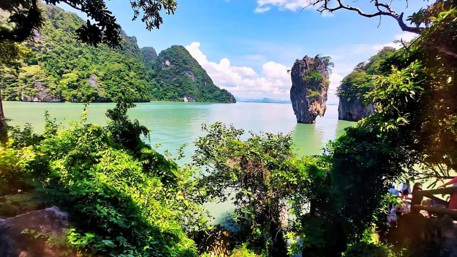 Phuket: James Bond Island Day Trip by Speed Boat with Lunch - Lunch in Panyee’s stilt village