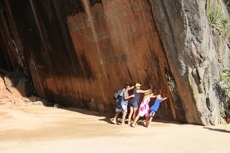 Phuket: Phi Phi & James Bond Island Combo Day Tour w/Lunch - Koh Panyi and life on stilts