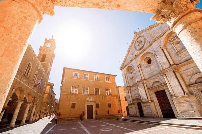 Pisa, Siena and San Gimignano Day Trip with Lunch & Wine Pairing - Pisa and Piazza dei Miracoli