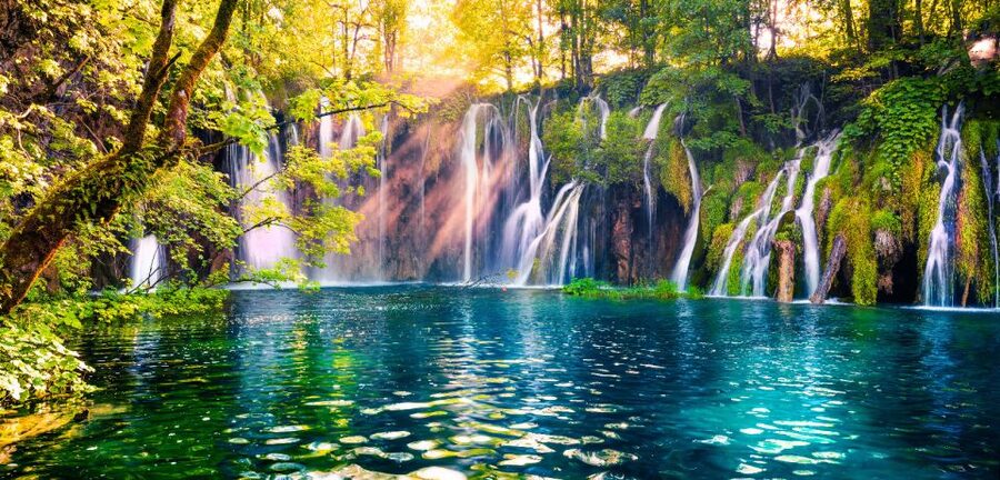 Plitvice Lakes National Park: Day Trip from Omiš - Who should book this day trip?