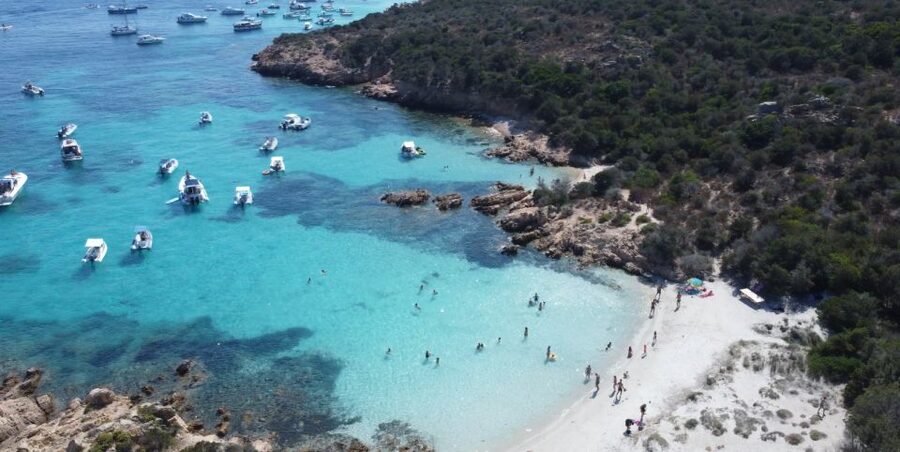 Poltu Quatu: La Maddalena Archipelago Sailboat full-day trip - Food, hospitality, and the rhythm of the day