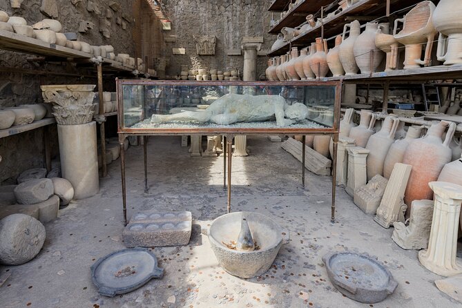 Pompeii and Mount Vesuvius Day Trip from Rome with Pizza Lunch - Guides, group size, and the pace of the day