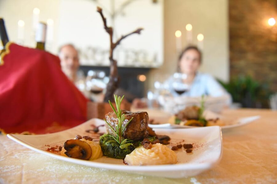 Porto: Douro Valley Day Trip with Lunch and Favaios Village - A 100-year-old winery and Port tasting