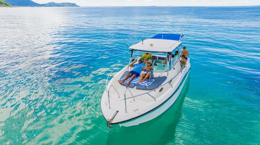 Praslin: Curieuse & St Pierre Island Day Trip with Barbecue - St Pierre snorkeling and changing sea conditions
