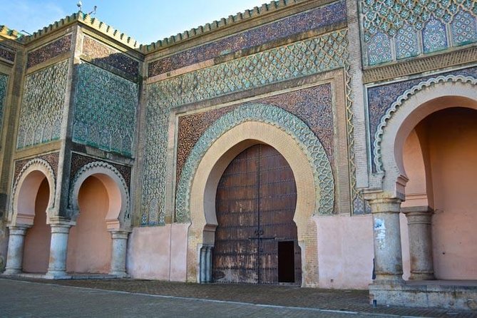 private Day trip from Fez to Volubilis and Meknes (without shopping) - Choosing the road west from Fez