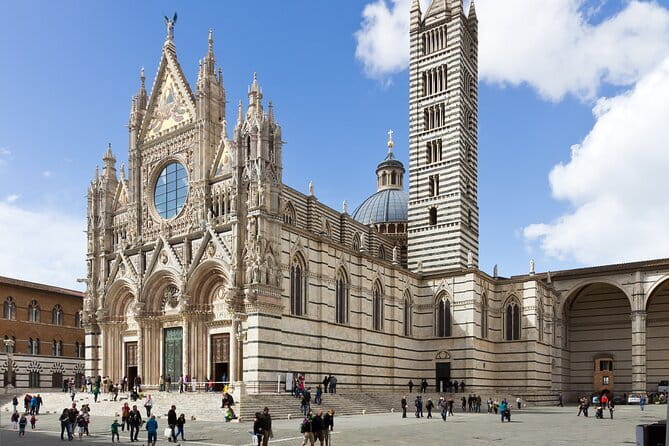 Private day trip to Siena, San Gimignano, Chianti and Pisa, from Florence - A long Tuscan day that covers four very different places