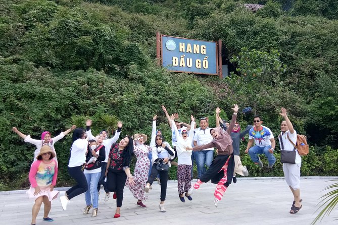 Private Ha Long bay day trip(From Hanoi city or Halong harbour) - Cruising past Fighting Cock and Incense Burner Islets