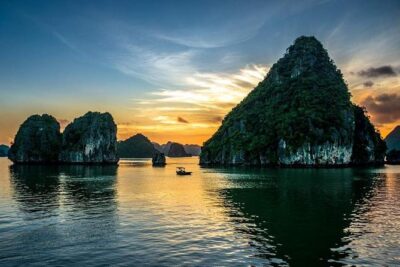 Private Ha Long bay day trip(From Hanoi city or Halong harbour)