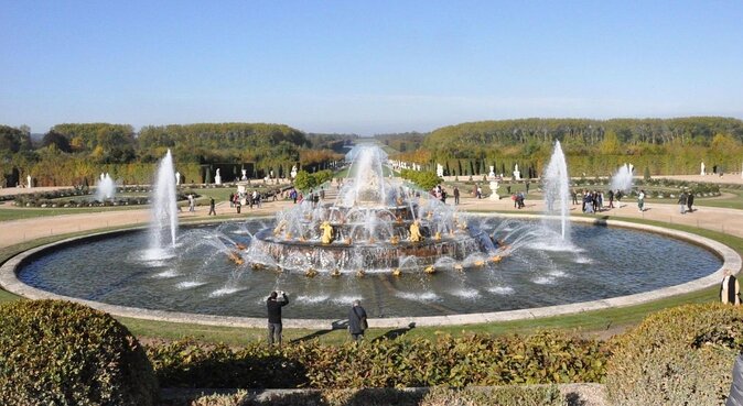 Private Half-Day Trip to Versailles from Paris with Macarons - A private ride from Paris to the gates of Versailles
