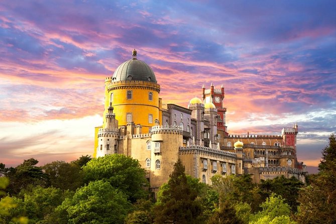 Private Tour: Sintra, Cabo da Roca and Cascais Day Trip from Lisbon - An hour in Cascais