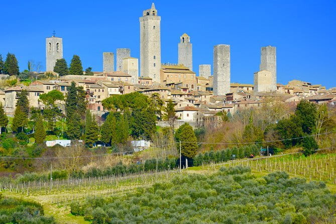 Private Tuscany Tour: Siena, San Gimignano and Chianti Day Trip - Siena and the wide sweep of Piazza del Campo