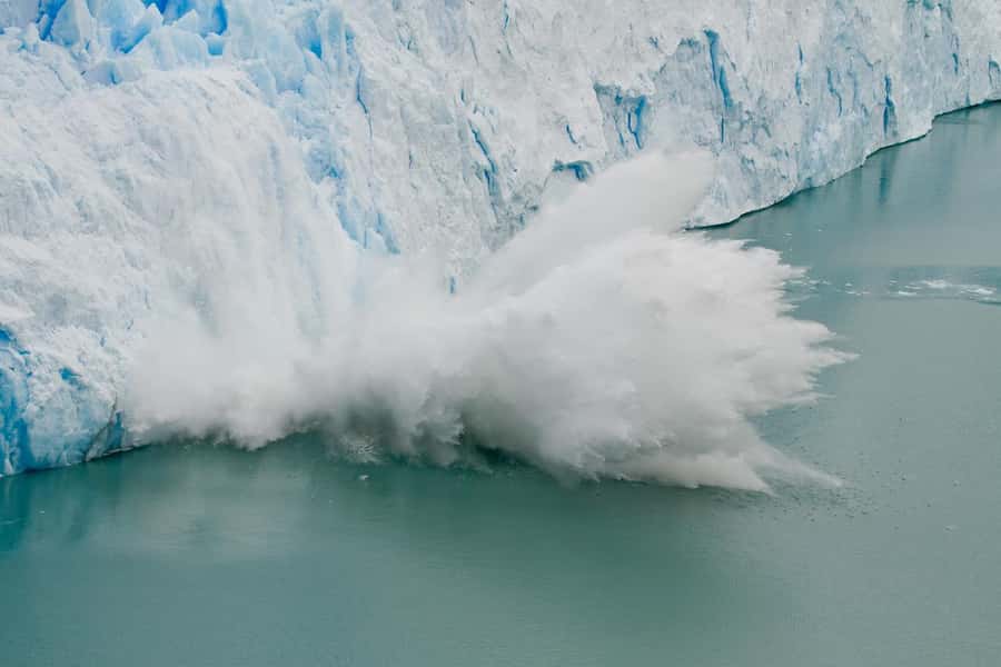 Puerto Natales: Day Trip to Perito Moreno Glacier Argentina - Meeting the guide in El Calafate