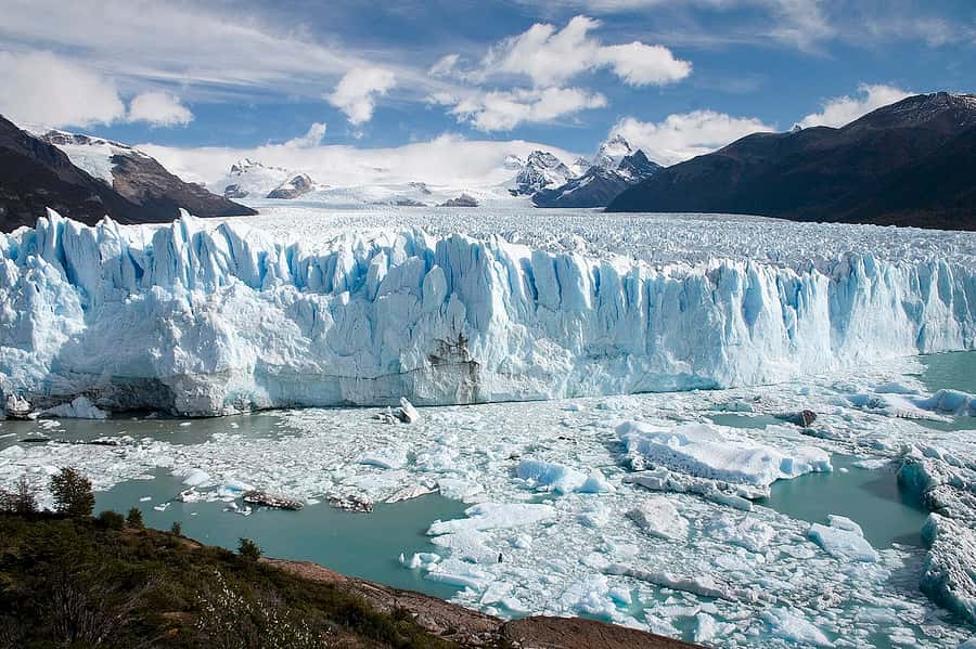 Puerto Natales: Day Trip to Perito Moreno Glacier Argentina - The early road from Puerto Natales to Argentina